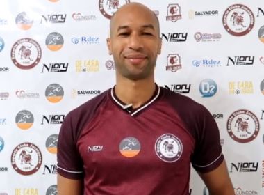 Dinei, ele mesmo, comemora primeiros gols por time da Série C, mas lamenta empate