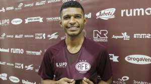 Série D: Ferroviária contrata meia que fez gol do 'meio da rua' contra o Guarani
