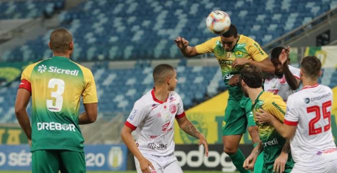 CABEÇADA DA VITORIA de Jenison para o Cuiabá