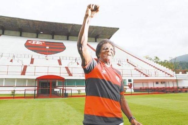 Flamengo faz homenagem a ídolo que morreu aos 80 anos no Rio de Janeiro