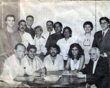 Jarbas (último da direita em pé) ao lado de grandes nomes do rádio brasileiro - Foto retirada do site Terceiro Tempo