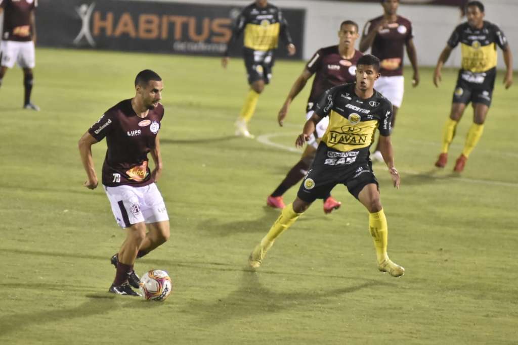 Ferroviária e Cascavel ficaram no 0 a 0 (Foto: Tetê Viviani)