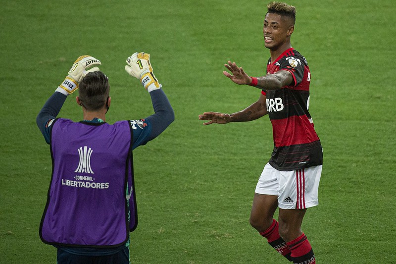 Bruno Henrique fala em superação e exalta categorias de base do Flamengo