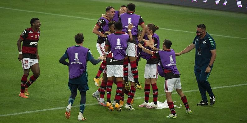 Flamengo vence o Independiente