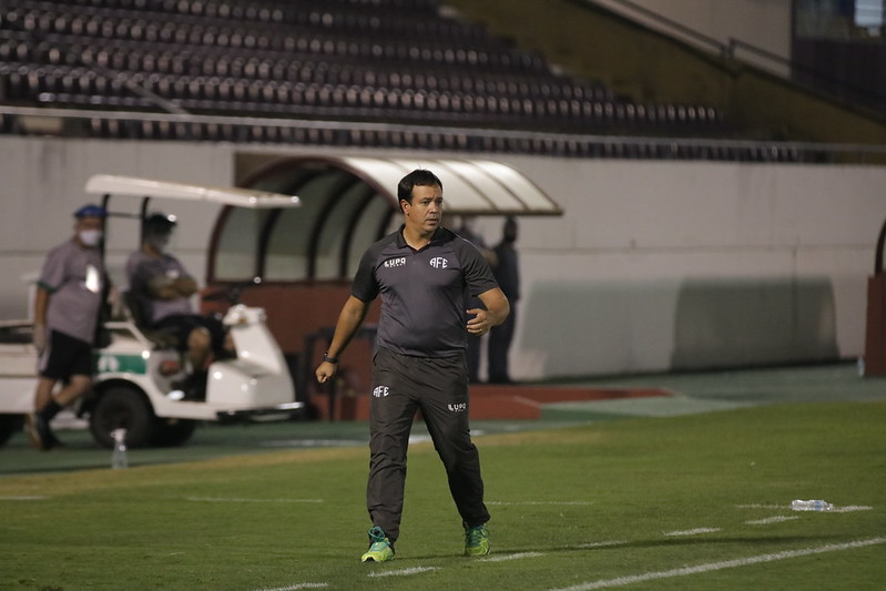 Invicto na Série D, técnico não resiste a novo empate e é demitido de clube paulista