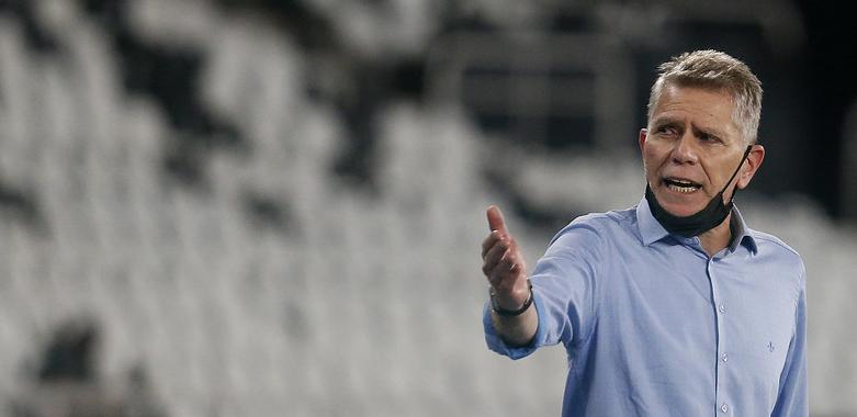 Paulo Autuori se diz confortável, mas Botafogo analisa troca de treinador