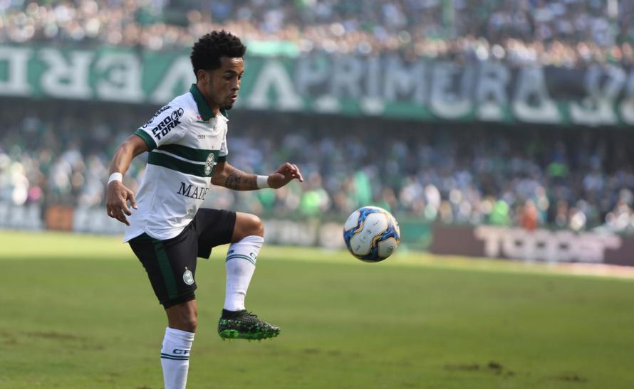 Lesionado, Rafinha ganha ação contra Coritiba, seu próprio clube