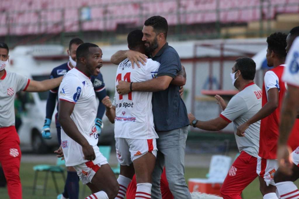 Bangu-RJ, do técnico Eduardo Allax, está invicto na Série D (Foto: Divulgação)