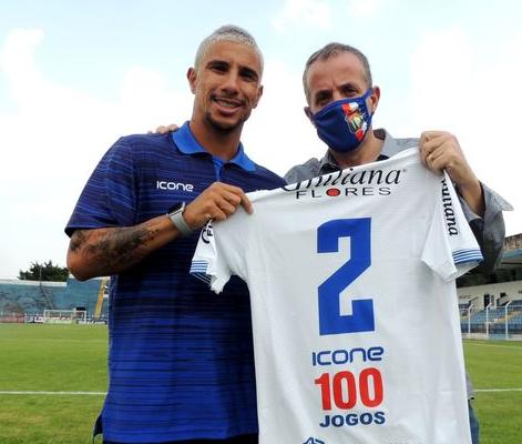 Paulista A2: Lateral manda recado para atacante do XV: ‘Aqui é São Caetano car%#@!