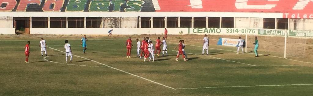 Ficaram no quase. (Foto: Carlos Recupero / Central)