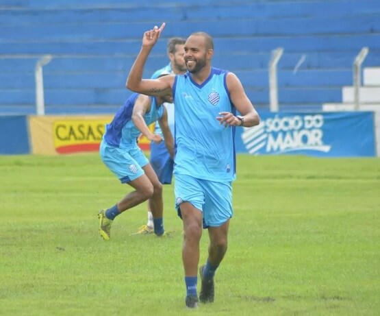 Série B: Ex-atacante de Vasco e Flamengo anuncia saída do CSA