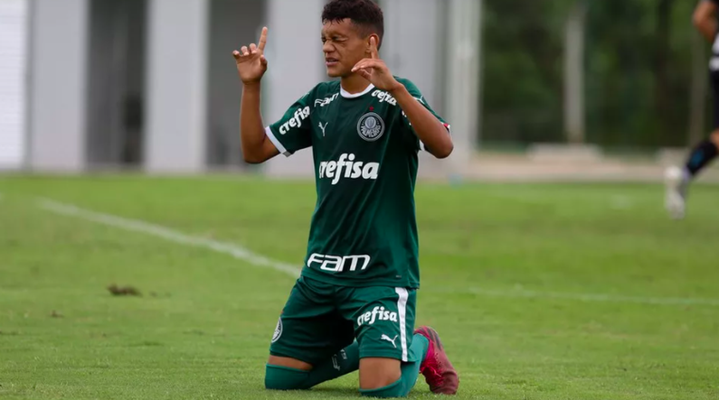 Palmeiras estipula multa de meio bilhão de reais para garoto da Taça das Favelas