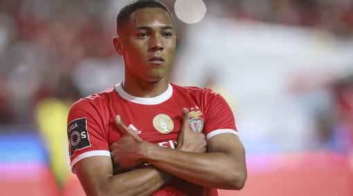 Benfica acerta empréstimo de atacante brasileiro a clube inglês