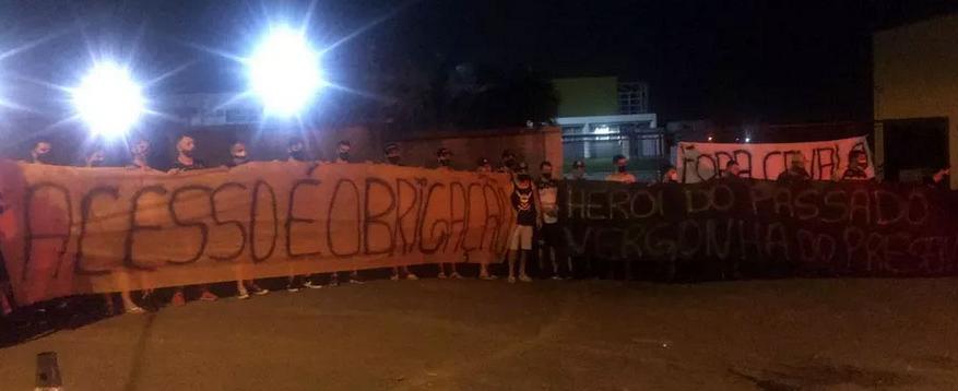 Torcedores de clube da Série C protestam e exigem: “Acesso é obrigação”