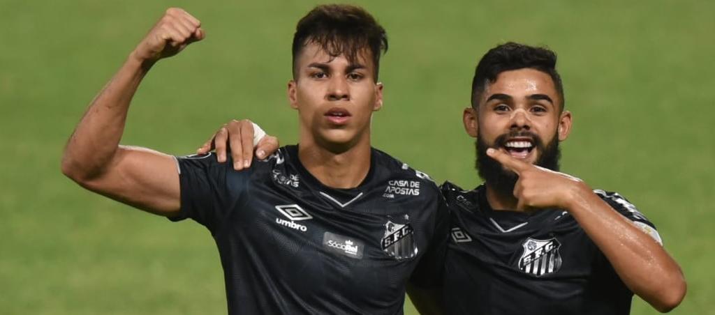 Pressionado por dívidas, Santos assegura R$ 5,9 milhões com vaga nas oitavas