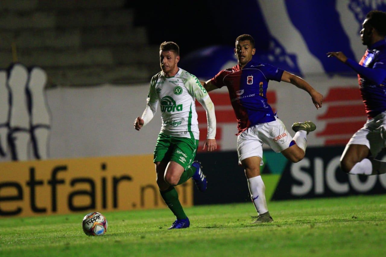 Brasil de Pelotas x Chapecoense – Chape tenta se segurar no G4 da Série B