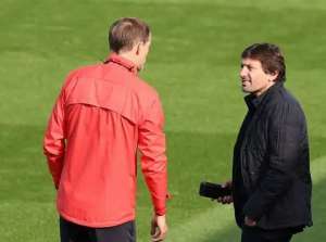 Francês: Leonardo desaprova cobrança de Tuchel por reforços no PSG