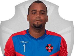 Goleiro da Série D passa mal com um minuto de jogo e é substituído aos sete