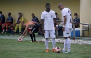 EC São Bernardo 1 x 0 Barretos - Cachorrão vence e complica vida do Touro