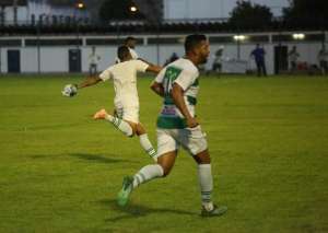 Juventude-MA 1 x 2 Altos-PI - Goleiro defende pênalti e Jacaré vence rumo à liderança