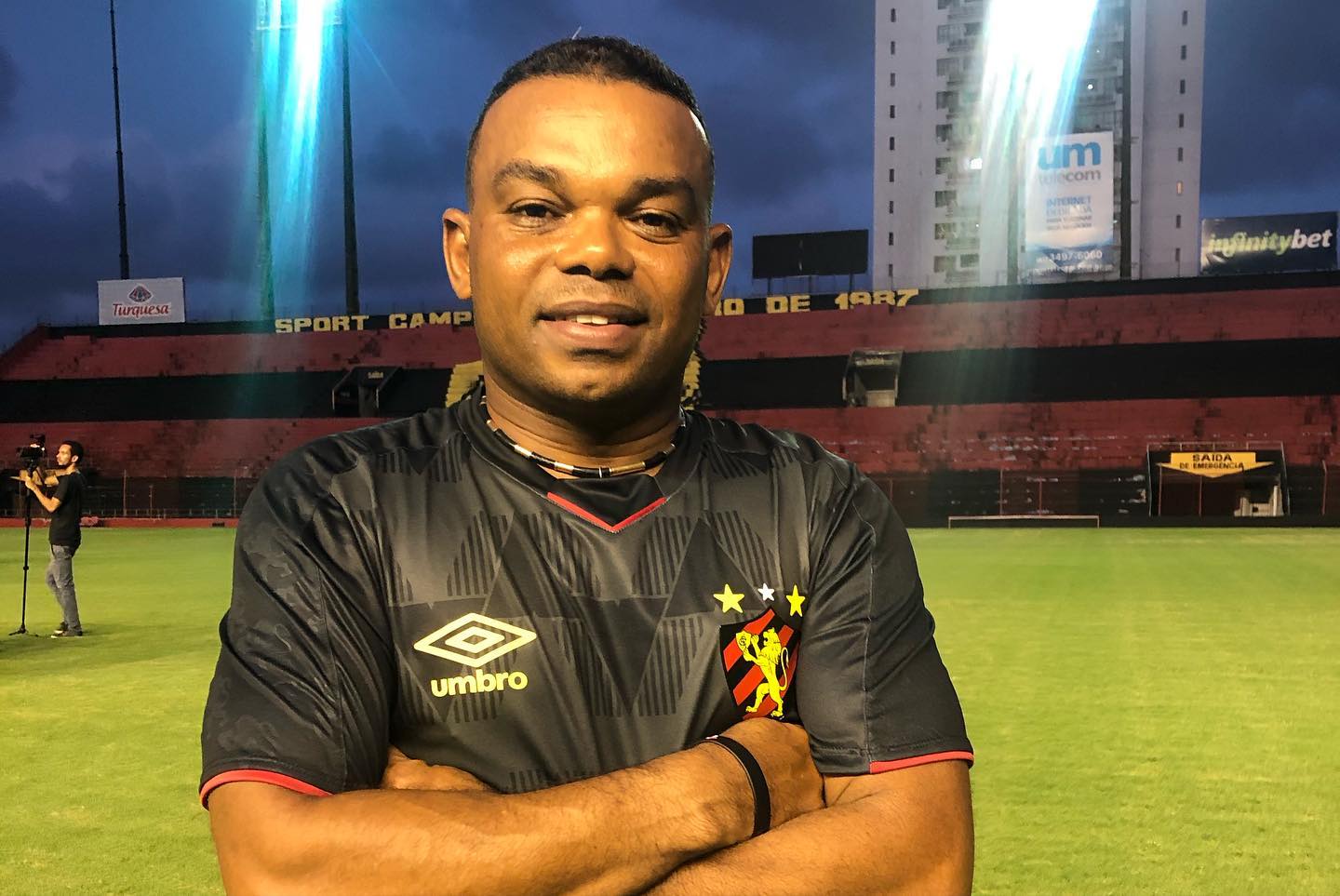 Ídolo no Nordeste, atacante folclórico tenta carreira na política