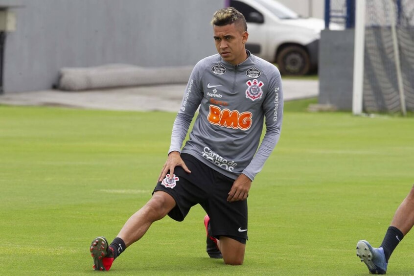 Volante é convocado para a seleção colombiana e é mais uma baixa no Corinthians