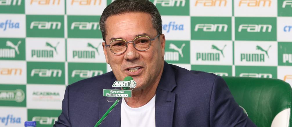 Luxemburgo usa cobrança da torcida para motivar “perseguidos” do Palmeiras