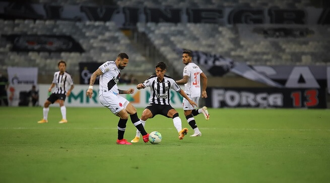 BRASILEIRÃO: Em dia ruim para os mandantes, Atlético-MG se isola na liderança