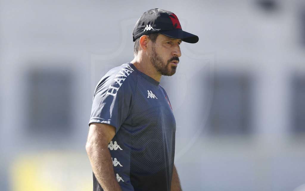 Ramon Menezes disse ter conversado com os jogadores após a derrota