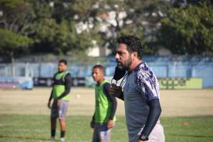 Série D: Demitido com ótimos números, técnico agradece o Vitória-ES e a torcida