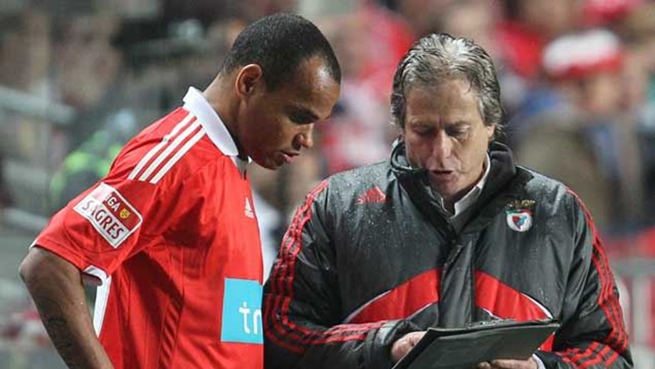 Time da Série D surpreende e contrata experiente atacante ex-Ponte e Santos