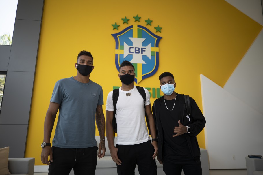 Mais cinco jogadores chegam e seleção brasileira está completa na Granja Comary