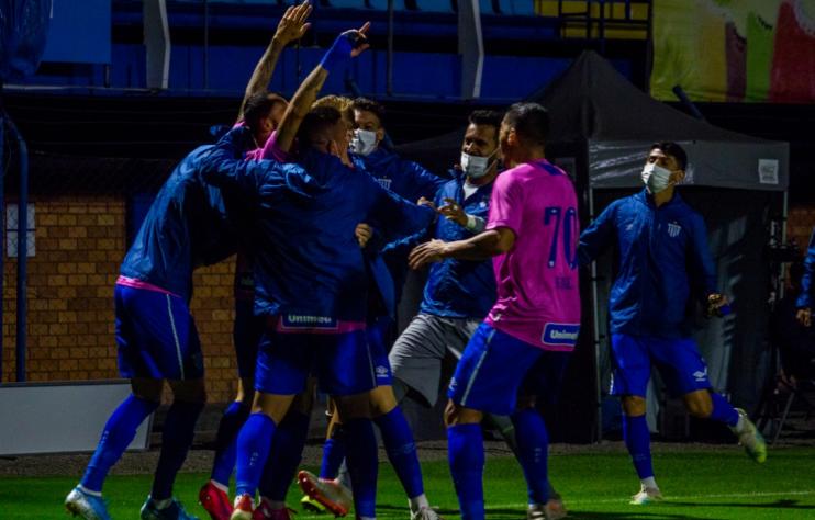 Avaí derrota o Vitória. Foto: André Palma Ribeiro / Avaí F.C. Avaí derrota o Vitória. Foto: André Palma Ribeiro / Avaí F.C.