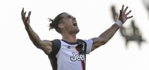 Cristiano Ronaldo e brasileiro podem ser punidos por furar 'bolha' da Juventus