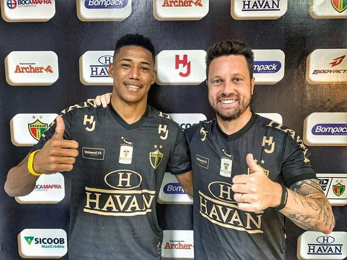 Líder isolado da Série C renova com atacante artilheiro até 2024