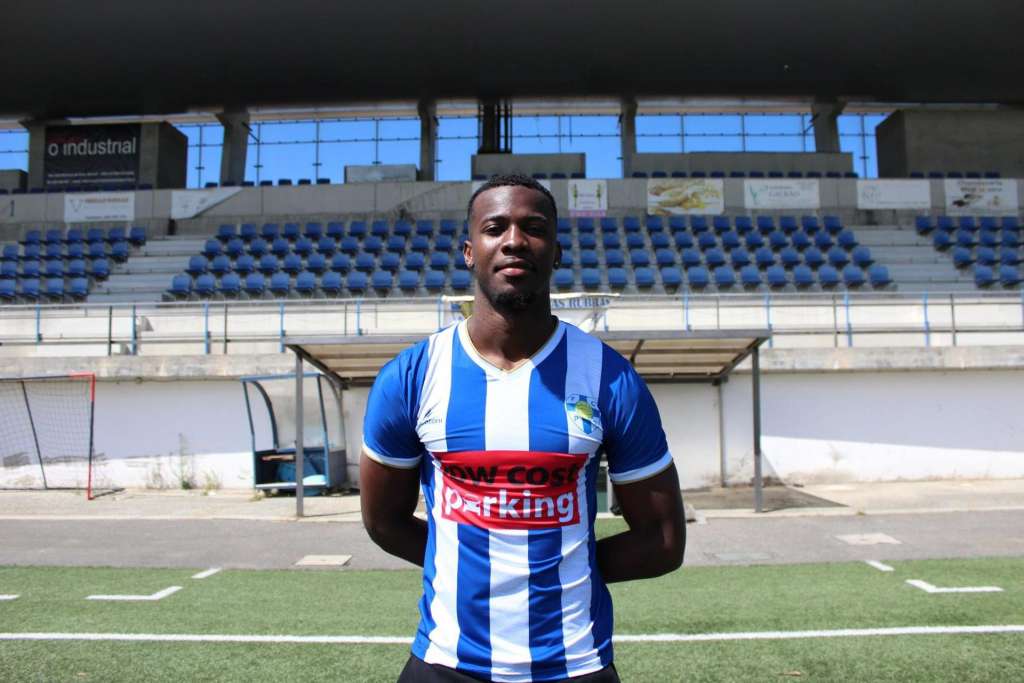 Willian Salomão, zagueiro do Pedras Rubras, foi convocado para a seleção de Angola (Foto: Divulgação)