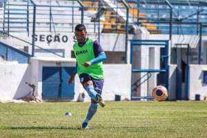 Série D: Meia revelado pelo Vasco deixa o Marília e acerta com o Brasiliense-DF