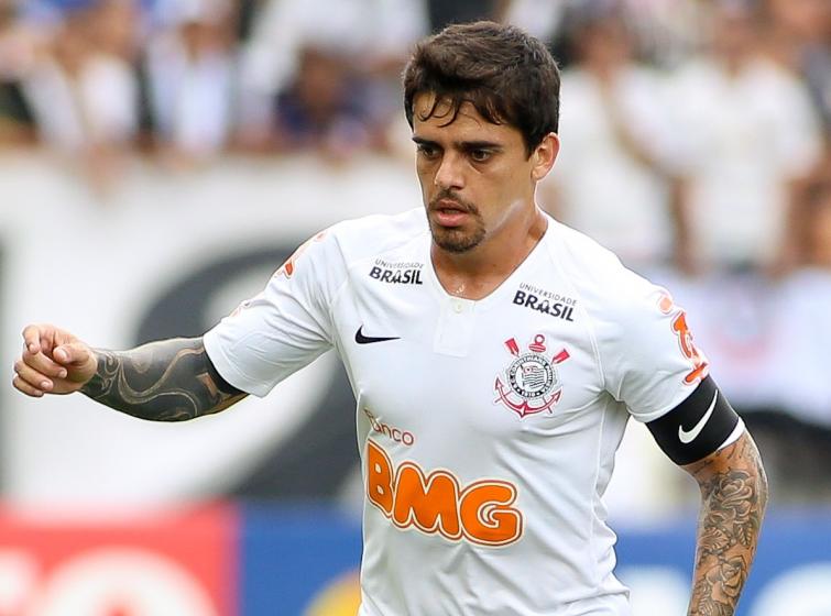 Fagner se cala sobre protesto e vê Corinthians em evolução ‘pouco a pouco’