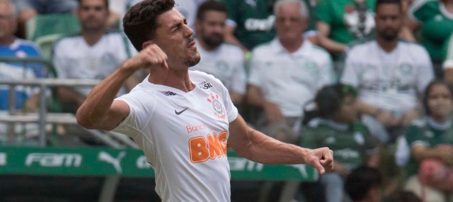 Zagueiro se lesiona e deve virar desfalque no Corinthians