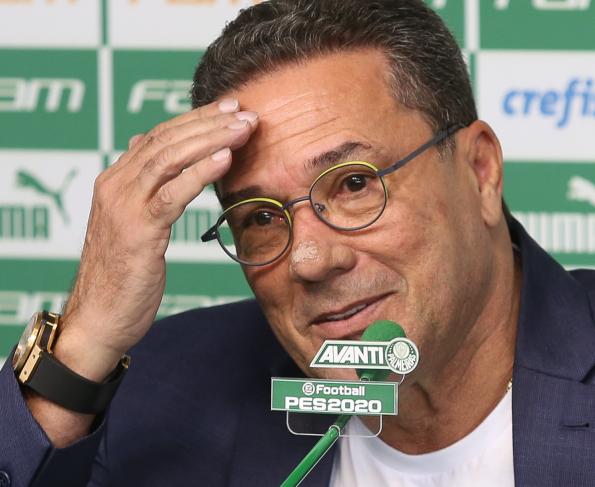 ‘Palmeiras precisa ter consistência, senão não consegue caminhar’, diz Luxemburgo