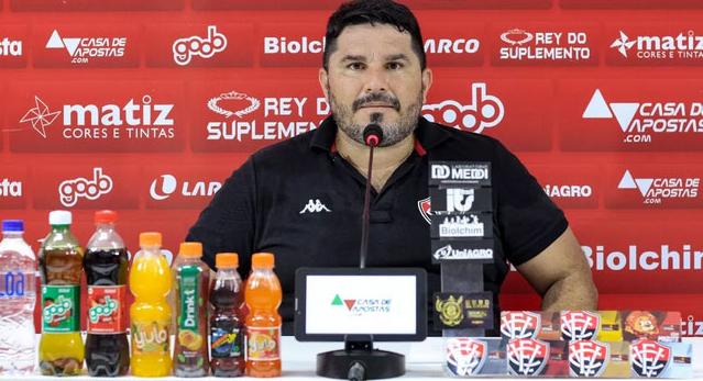 Eduardo Barroca é apresentado pelo Vitória: “Fazer um campeonato de recuperação”