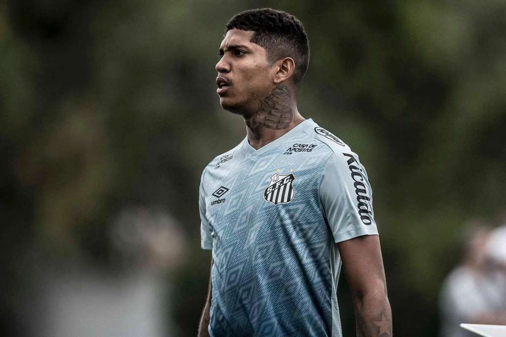 Raniel recebeu alta a iniciará fisioterapia no Santos (Foto: Divulgação/Santos)