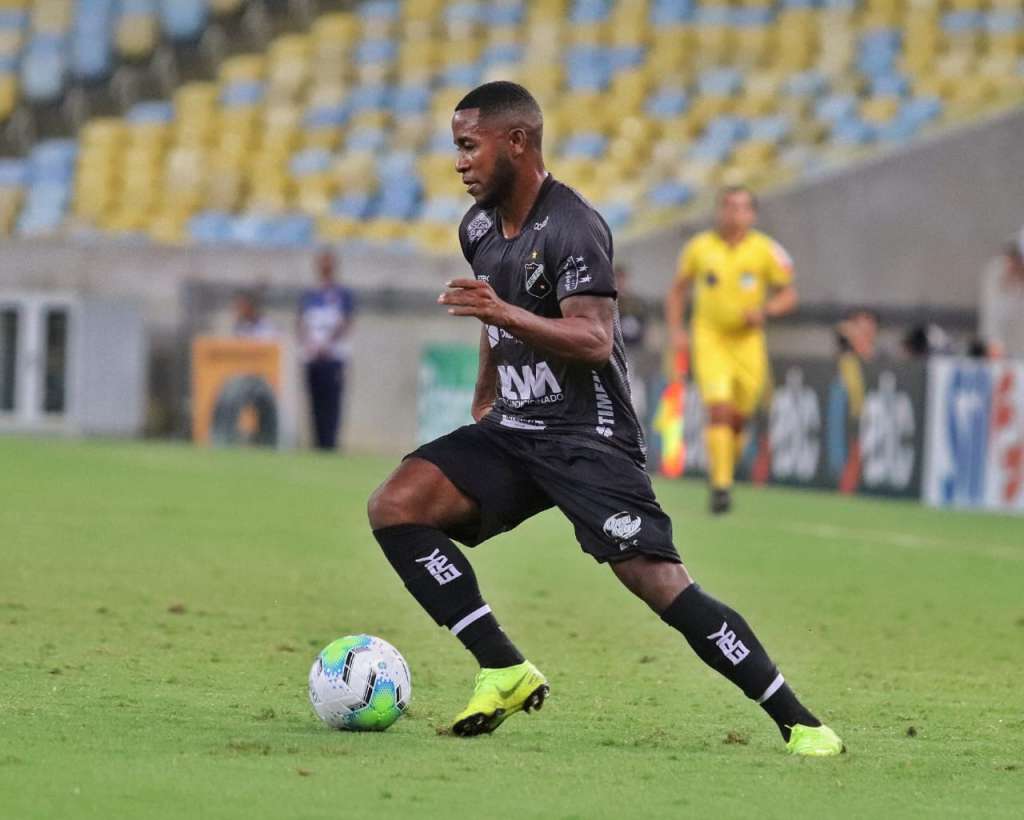 João Paulo é um dos prováveis reforços do Botafogo-PB