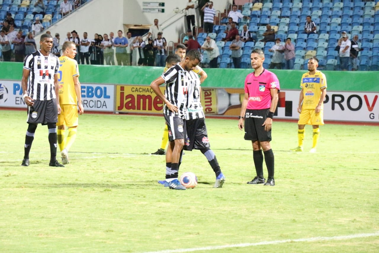 SÉRIE D: Goianésia defende liderança em duelo regional com o Goiânia