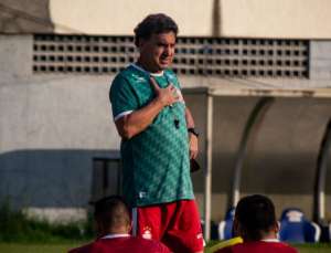 Após mais uma derrota, experiente técnico pede demissão de lanterna da Série C