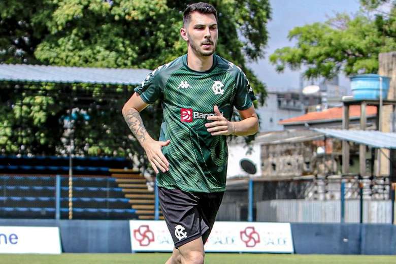 Mesmo sem estrear, meia pede rescisão contratual e deixa time da Série C