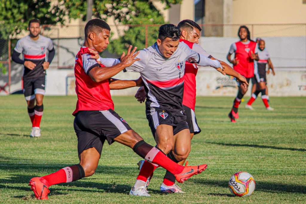 Com provável estreia no ataque, Ferroviário tem desfalque na defesa