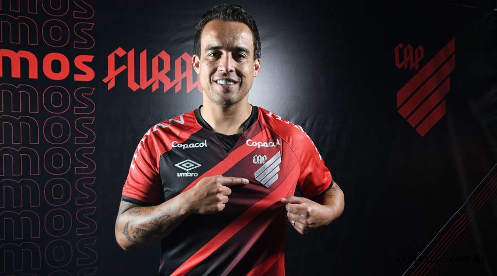 Jadson reforça o Athletico