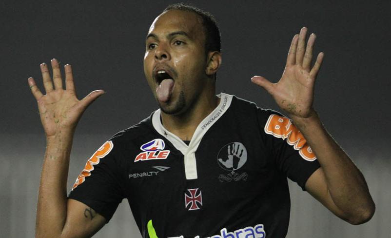 Alecsandro, aquele mesmo, reforça rival da Série B após deixar o CSA