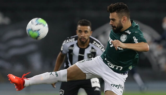 Clube árabe desiste de destaque do Inter e se aproxima de volante do Palmeiras